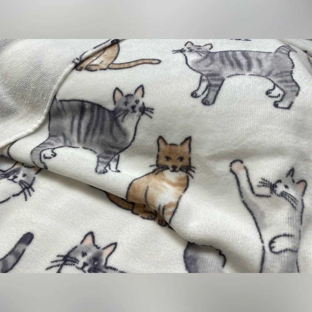 DC Designs ❤️ Cat pattern (2) Bath(2) Hand (2)Tip Towels set NWT